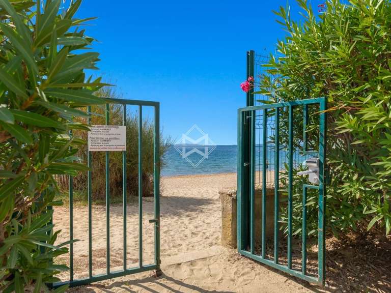Villa La Londe-les-Maures - 5 chambres - 200m²