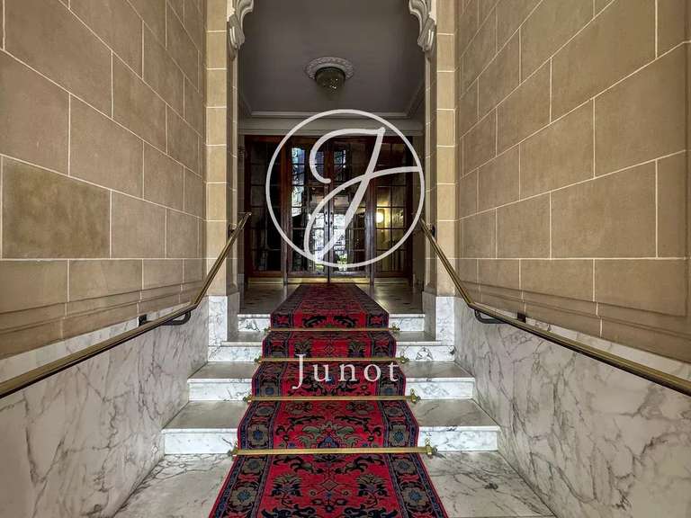 Appartement La Madeleine - 4 chambres - 248m²