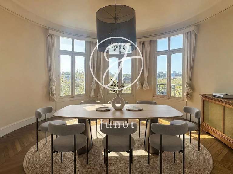 Appartement La Madeleine - 4 chambres - 248m²