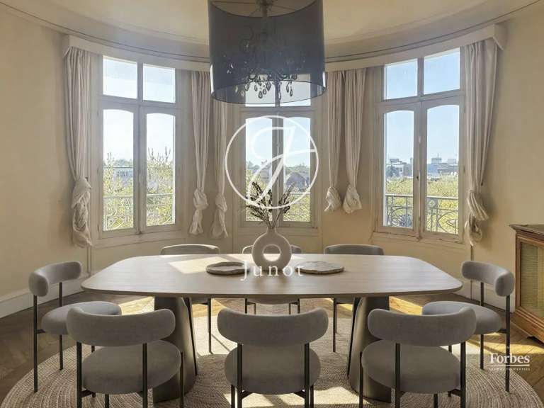 Appartement La Madeleine - 4 chambres - 248m²