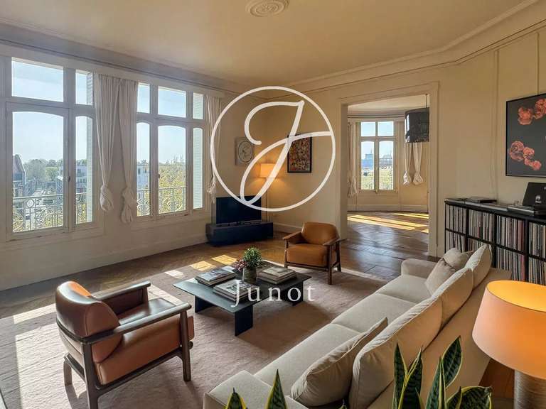 Appartement La Madeleine - 4 chambres - 248m²
