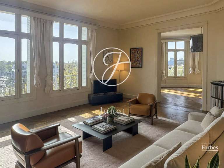 Appartement La Madeleine - 4 chambres - 248m²