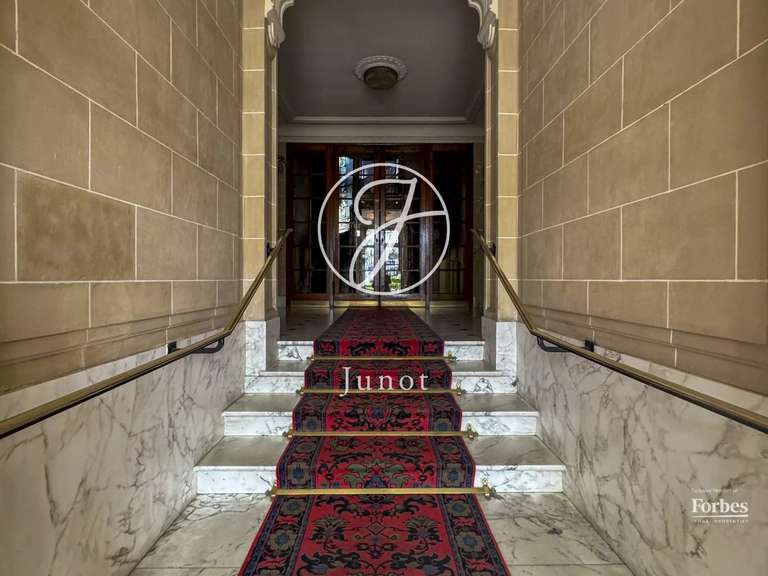 Appartement La Madeleine - 4 chambres - 248m²