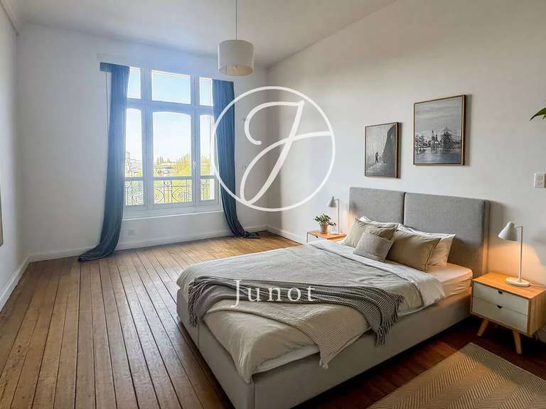 Appartement La Madeleine - 4 chambres - 248m²