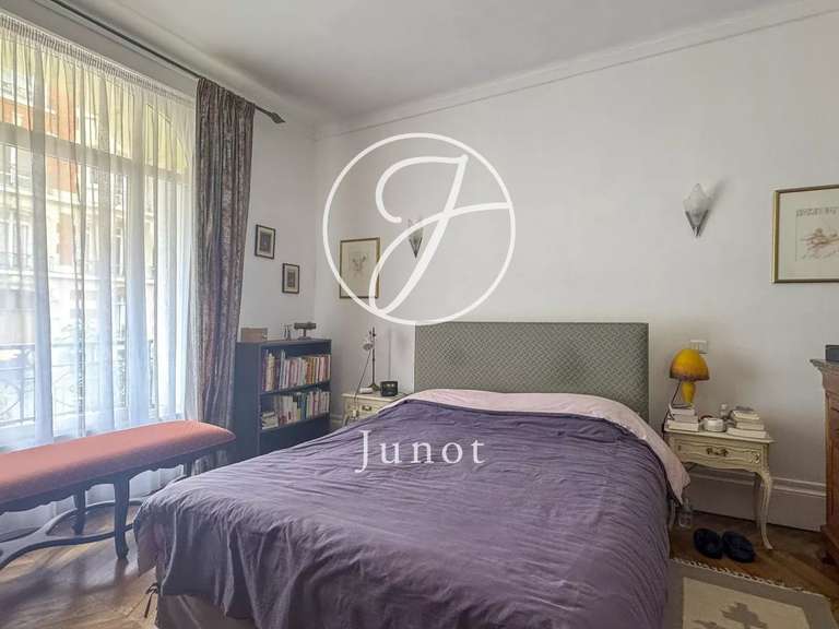 Appartement La Madeleine - 4 chambres - 172m²