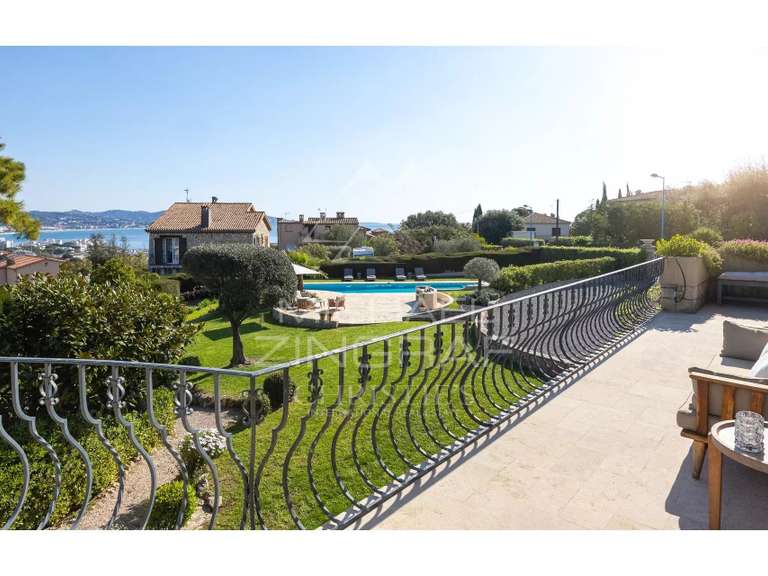 Villa with Sea view la napoule - 4 bedrooms - 212m²