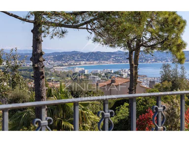 Villa with Sea view la napoule - 4 bedrooms - 212m²