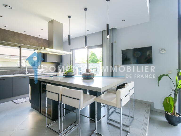 Maison La Ravoire - 4 chambres - 242m²