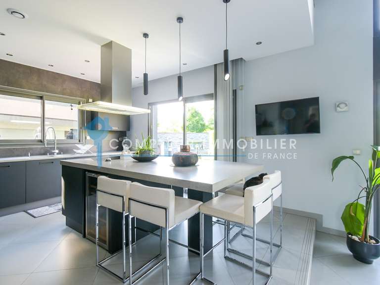 Maison La Ravoire - 4 chambres - 242m²