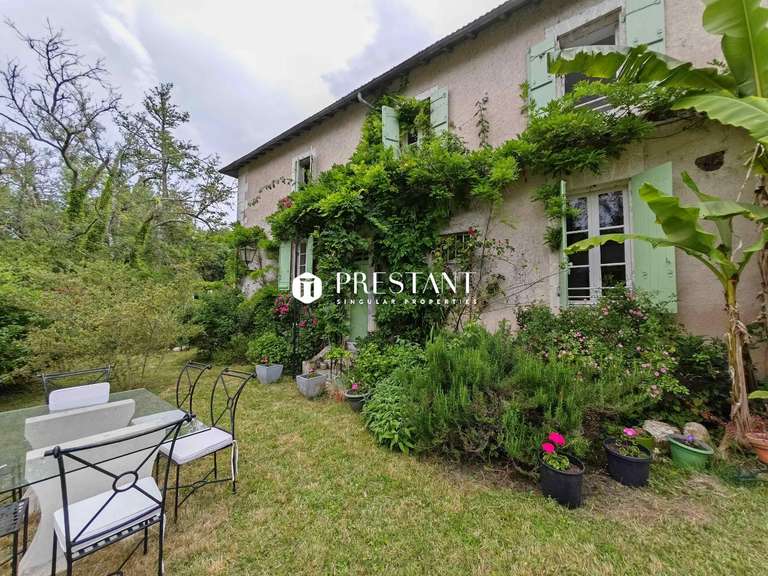 Propriété La Roche-Chalais - 7 chambres - 524m²