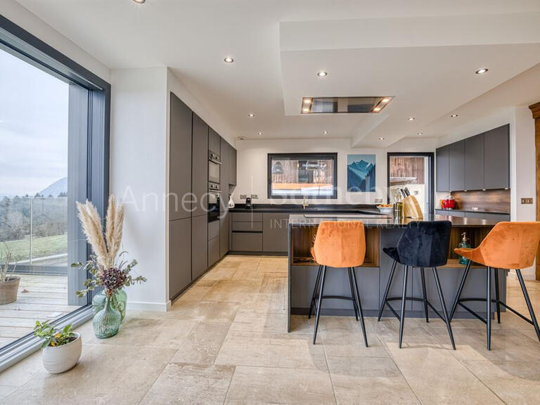 Maison La Roche-sur-Foron - 6 chambres - 244m²