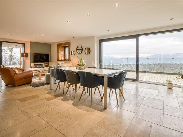 Maison La Roche-sur-Foron - 6 chambres - 244m²