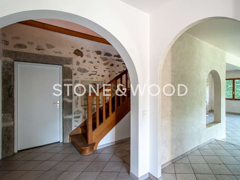 Maison La Roche-sur-Foron - 6 chambres - 230m²