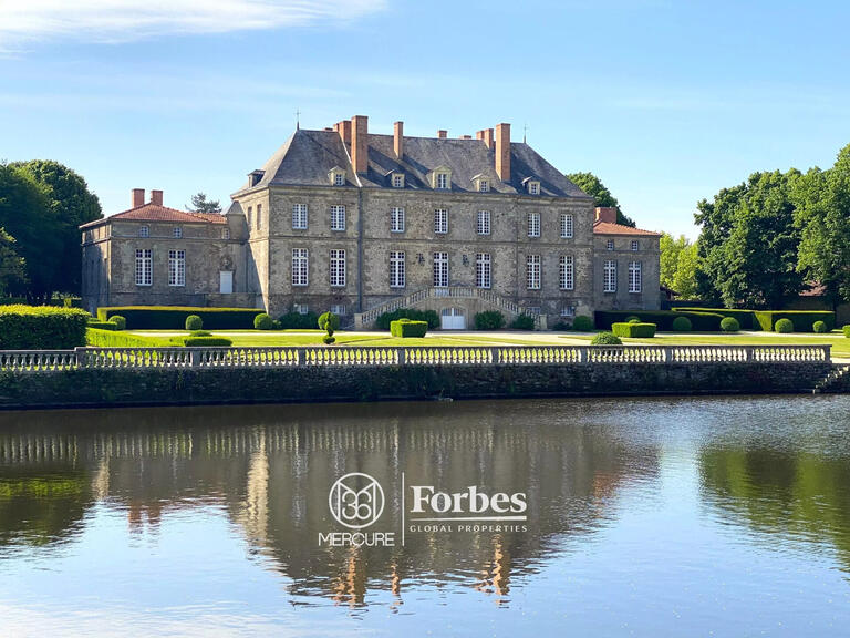 Château La Roche-sur-Yon - 7 chambres - 900m²