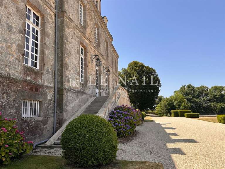 Castle La Roche-sur-Yon - 7 bedrooms - 900m²