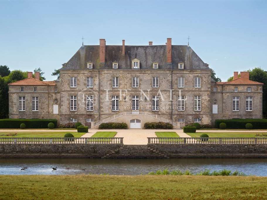Château La Roche-sur-Yon