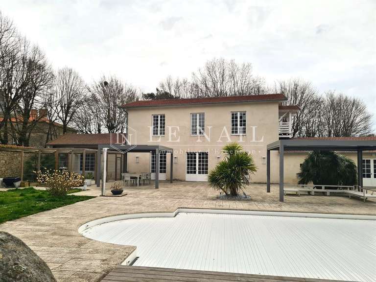 Château La Roche-sur-Yon - 7 chambres - 900m²