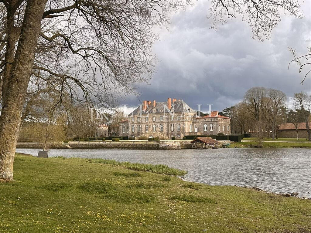 Château La Roche-sur-Yon