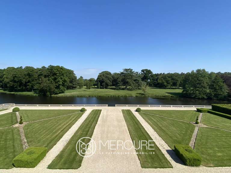 Château La Roche-sur-Yon - 7 chambres - 900m²