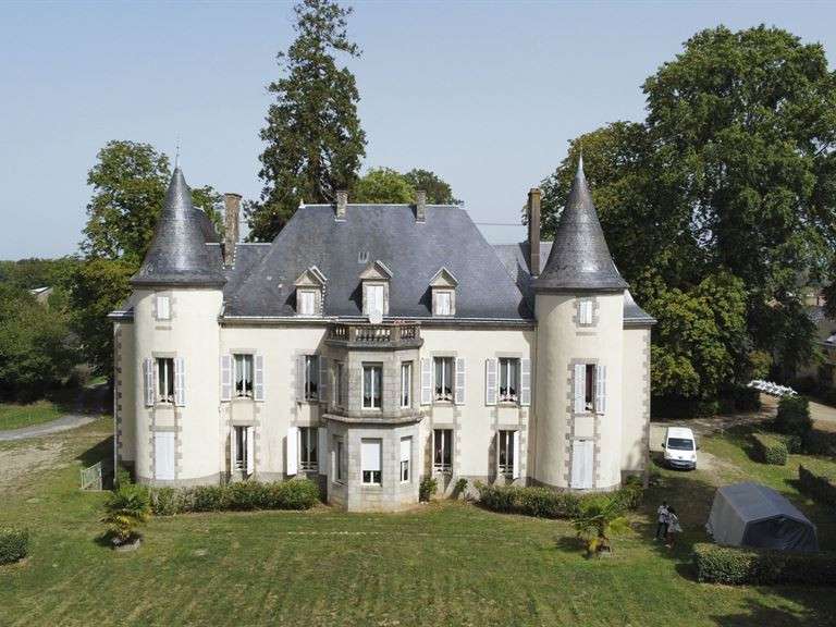 Château La Roche-sur-Yon - 6 chambres - 480m²