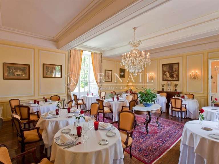 Château La Roche-sur-Yon - 22 chambres - 800m²