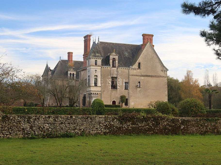 Castle La Roche-sur-Yon