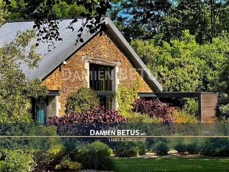 House for Sale La RochesurYon BellesPierres