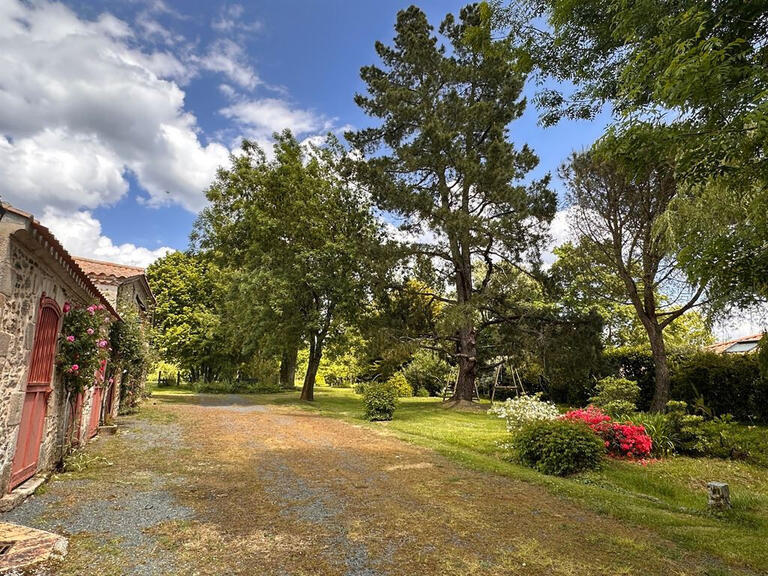 Maison La Roche-sur-Yon - 8 chambres - 449m²