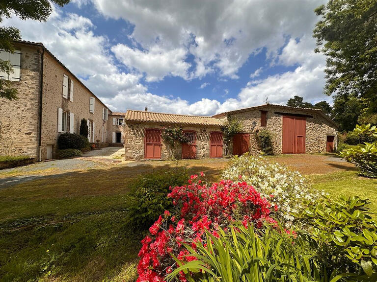 Maison La Roche-sur-Yon - 8 chambres - 449m²