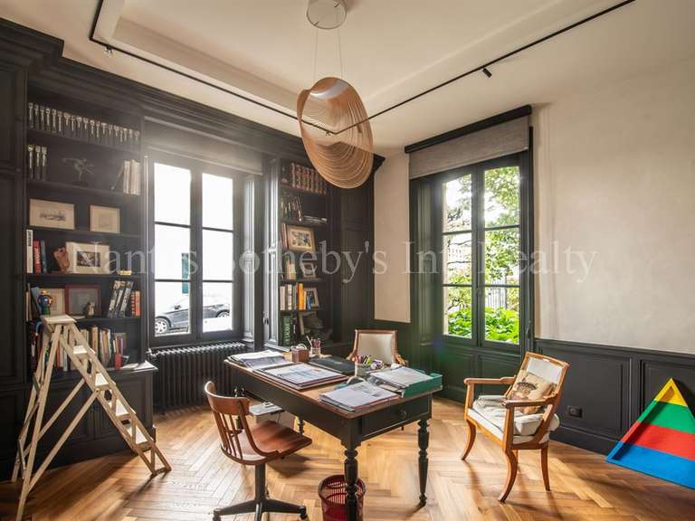 Maison La Roche-sur-Yon - 6 chambres - 419m²