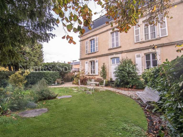 Maison La Roche-sur-Yon - 6 chambres - 419m²