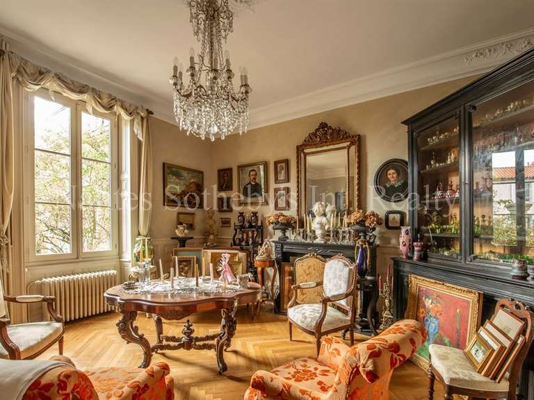 Maison La Roche-sur-Yon - 6 chambres - 419m²