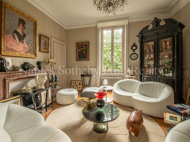 Maison La Roche-sur-Yon - 6 chambres - 419m²