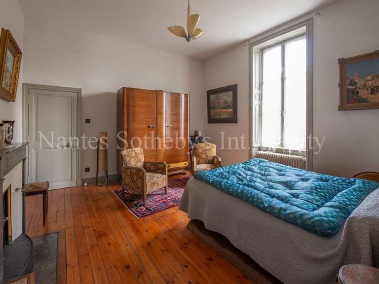 Maison La Roche-sur-Yon - 6 chambres - 419m²