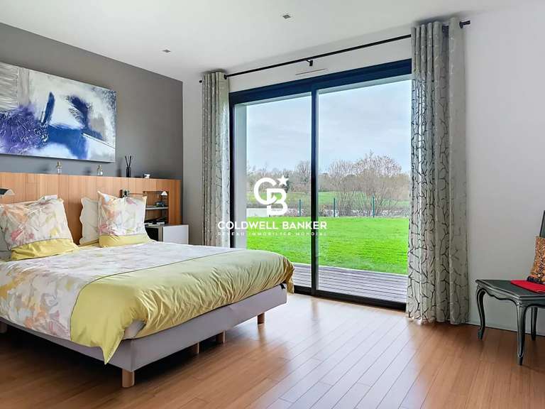 Maison La Roche-sur-Yon - 4 chambres - 263m²