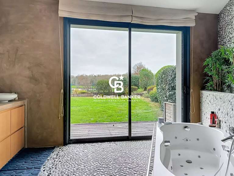 Maison La Roche-sur-Yon - 4 chambres - 263m²