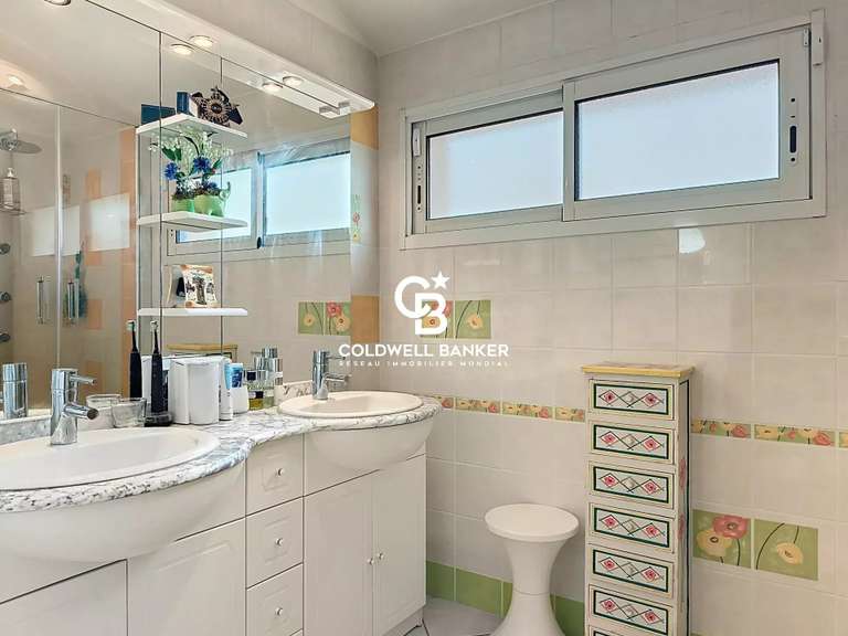 Maison La Roche-sur-Yon - 5 chambres - 188m²