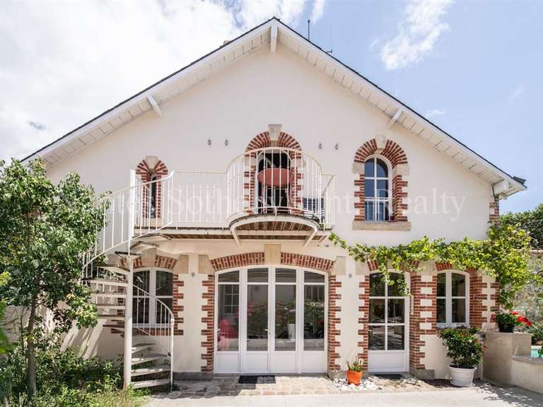 Maison La Roche-sur-Yon - 6 chambres - 285m²