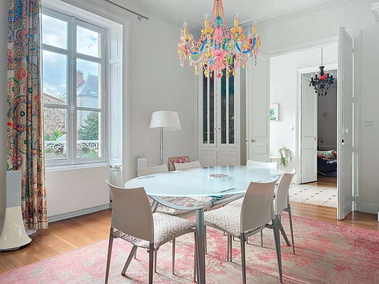 Maison La Roche-sur-Yon - 5 chambres - 330m²