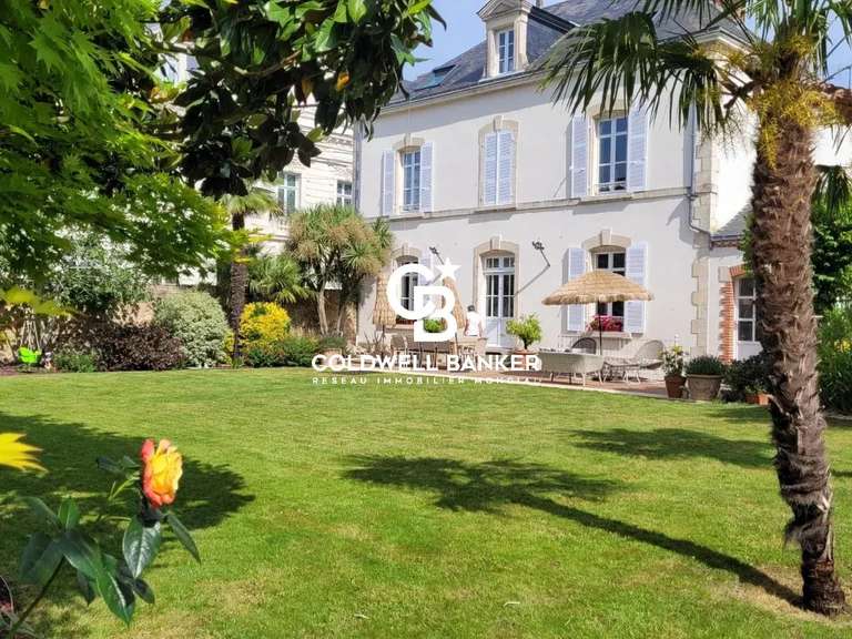 Maison La Roche-sur-Yon - 5 chambres - 330m²