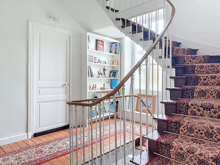 Maison La Roche-sur-Yon - 5 chambres - 330m²