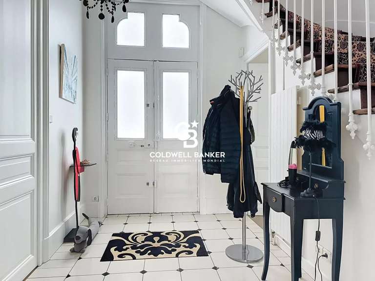 Maison La Roche-sur-Yon - 5 chambres - 330m²