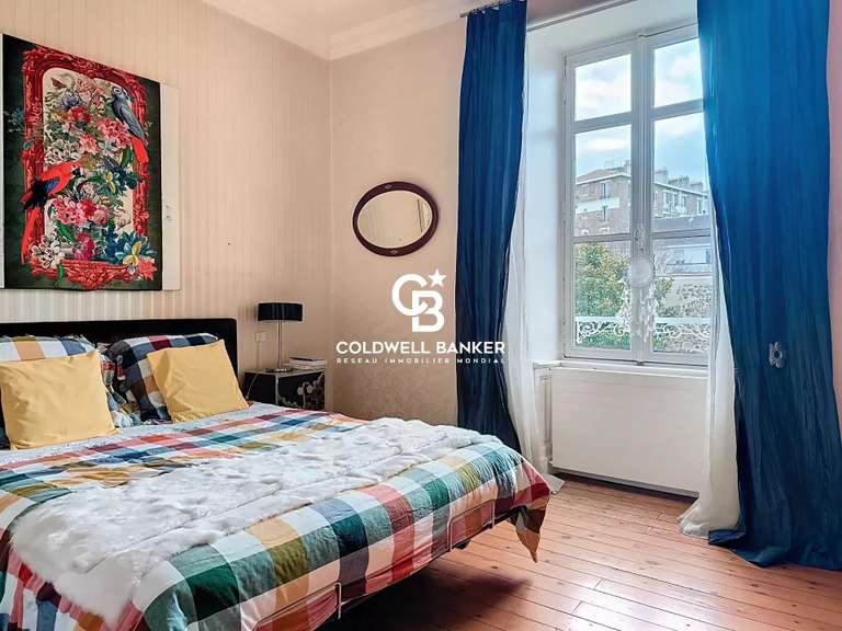 Maison La Roche-sur-Yon - 5 chambres - 330m²