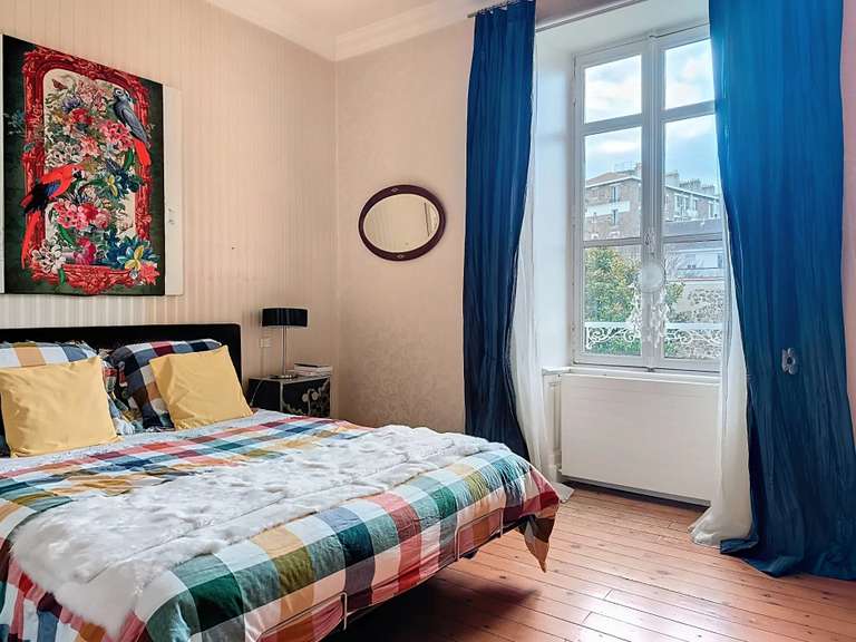 Maison La Roche-sur-Yon - 5 chambres - 330m²