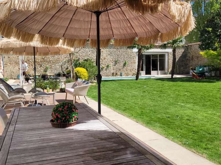 Maison La Roche-sur-Yon - 5 chambres - 330m²