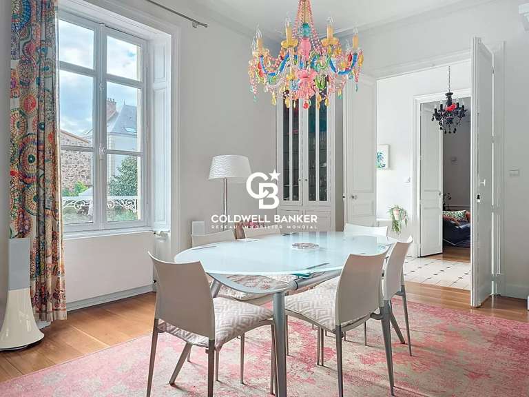 Maison La Roche-sur-Yon - 5 chambres - 330m²