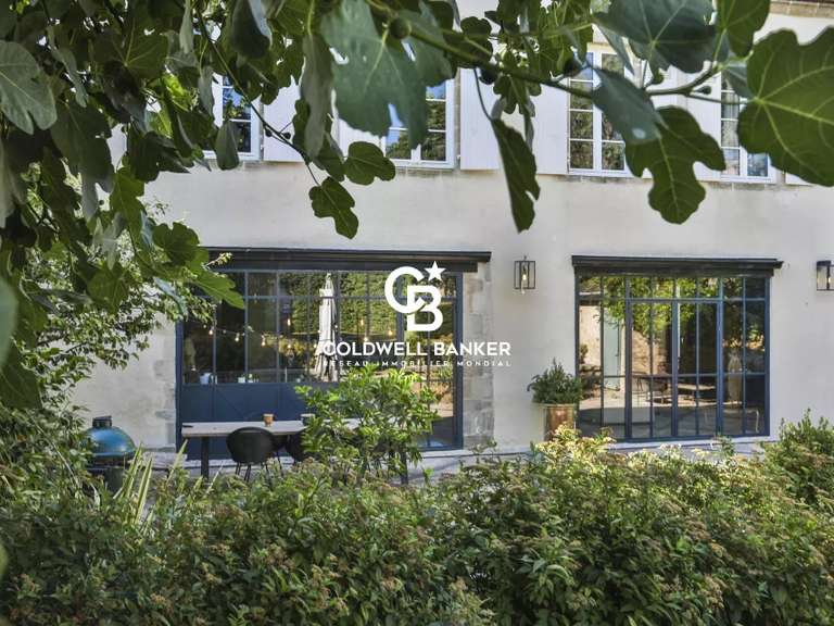 Maison La Roche-sur-Yon - 3 chambres - 315m²