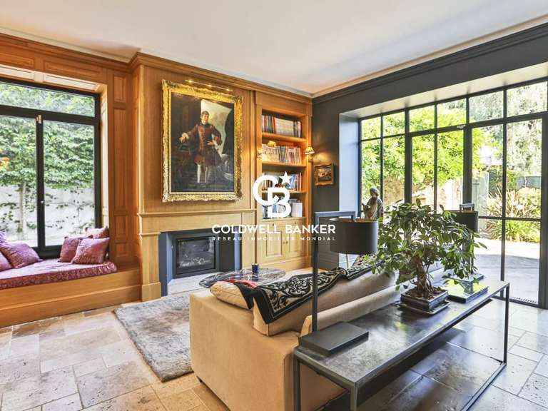 Maison La Roche-sur-Yon - 3 chambres - 315m²