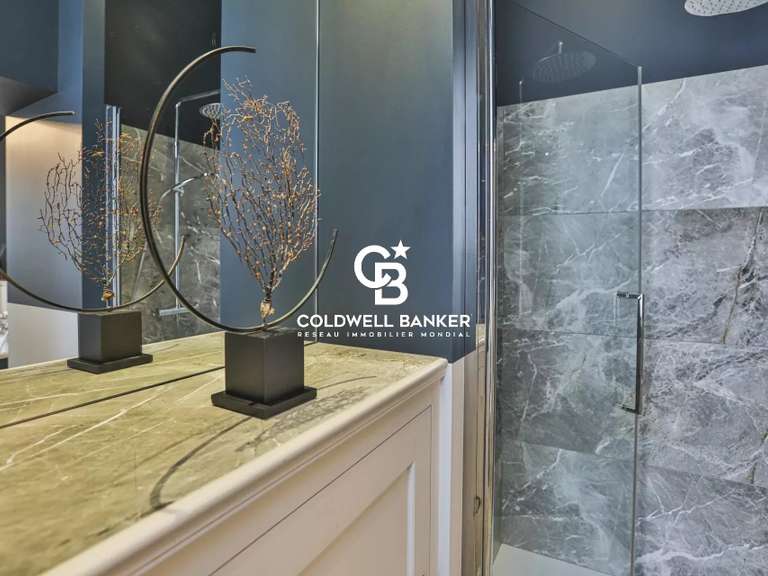 Maison La Roche-sur-Yon - 3 chambres - 315m²