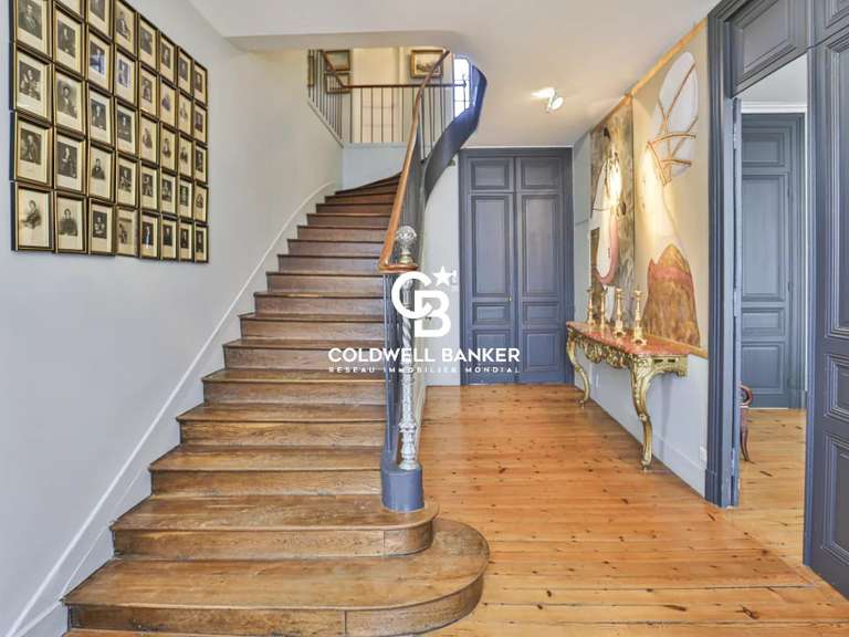 Maison La Roche-sur-Yon - 3 chambres - 315m²